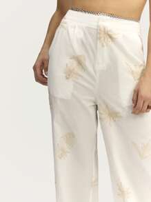 SHEIN Unity Quần ống rộng màu trắng với lớp vải mỏng nhẹ và kiểu dáng thoáng mát, lý tưởng khi kết hợp với áo crop top hoặc áo cánh nhẹ để tạo phong cách thời tiết ấm áp. - Màu be - Xem 4