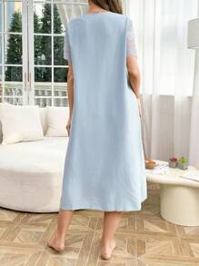 SHEIN Váy ngủ nữ cổ chữ V tay ngắn, rộng rãi, cài nút phía trước, họa tiết ren, Moo Moo - Màu xanh nhạt - Xem 2