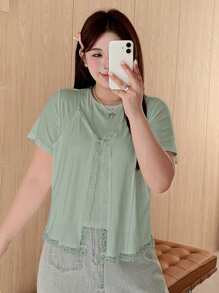 Dazy Plus Camiseta de mujer talla grande de verano con mangas cortas, contraste de encaje y detalle de lazo delantero en 2 en 1