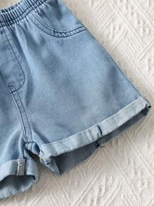 SHEIN 2 件套男婴和女婴舒适可爱时尚心形设计白色短袖 T 恤和牛仔短裤套装，适合春夏季室内、户外、日常、运动、玩耍、派对、摄影、度假、节日 - 白色 - 查看 5