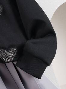 SHEIN 2pcs/Set Young Girl' Sweatshirt Top And Heart Decor Pleated Skirt Set, Spring Autumn Chic Outfits For Autumn/Winter