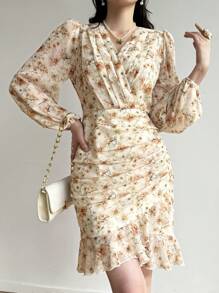 Modelyn Vestido mini de mujer con estampado floral, cuello cruzado, mangas farol, fruncido y bajo de cola de pez, estilo vacacional, para primavera/verano - Albaricoque - Ver 4