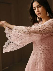 Anewsta 女士纯色 V 领牛奶丝镂空花卉喇叭袖 A 字腰连衣裙，优雅适合约会、度假、婚礼宾客、春夏季 - 粉色 - 查看 3