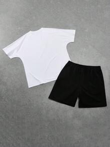Manfinity Hypemode 2pcs/Set Men's Summer Streetwear,Loose Fit Floral T-Shirt & Drawstring Shorts,Black And White City Break Casual Outfits,Bright Cheerful Sports Style - Black and White - View 2