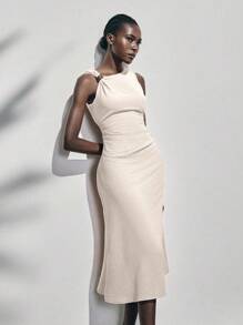 Lumivelle 1件夏季金属环装饰褶皱腰无袖连衣裙 - 杏色 - 查看 3