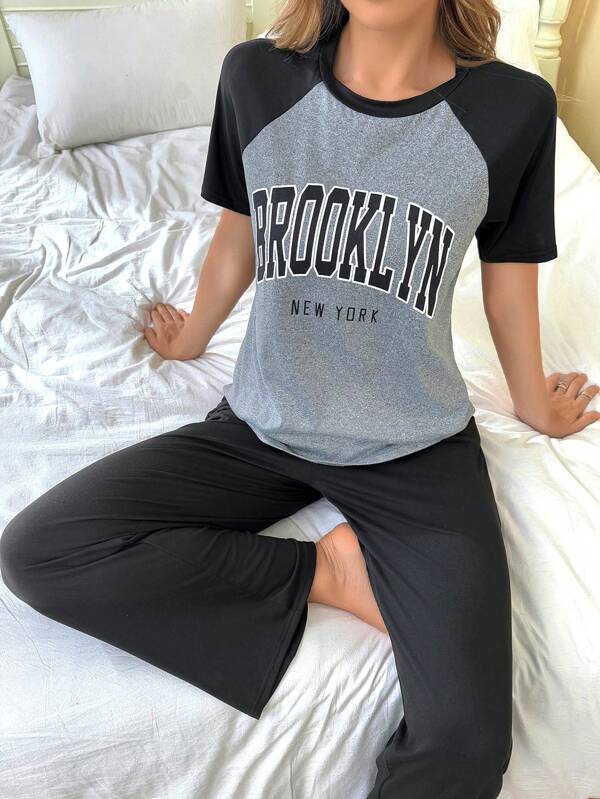 SHEIN Contrasting Slogan Print Raglan Short Sleeve Loungewear Top & Shorts 2pcs Set Outfit