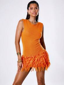 SHEIN x Eduarda Gutierrez MUSERA 流苏下摆钩针编织迷你毛衣连衣裙，适合度假、夏季、节日、海滩、春季等场合，可爱波西米亚风，牛仔风，适合节日、音乐会、伊比沙岛、西部锐舞派对、西部之夜、秋季、冬季约会之夜等场合，时尚百搭。