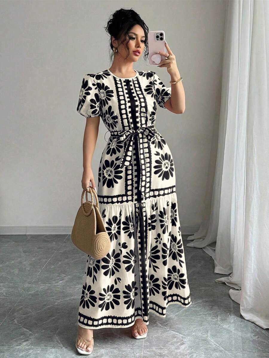 Breezaya 灯笼袖圆领抽绳腰部喇叭下摆度假连衣裙，迷人 - 黑色 - 查看 1