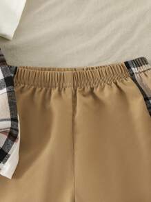 SHEIN Set de 2 piese pentru băieți, ținută de vară la modă, cu îmbinare inovatoare, inclusiv cămașă cu mânecă scurtă și pantaloni scurți, 2025, ținute pentru copii, pentru facultate și sport în campus
