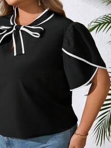 SHEIN CURVE+ Große Größen Lässig Kontrast-Farbiger Kragen mit Krawatte Vorderseite Hemd, Sommer-/Land-/Strandurlaubs-Outfits/Strand-Outfits/Strand-Bekleidung