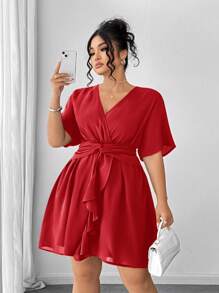 SHEIN Elenzya Conjunto de vestidos: Minifalda sexy de encaje con nudo cruzado y bajo con volantes, Vestido de gasa con escote en V profundo, volantes en las mangas y unicolor en la cintura, Vestido ajustado de manga corta con detalle de giro al estilo francés, Vestido negro, Pequeño vestido negro - Rojo - Ver 1