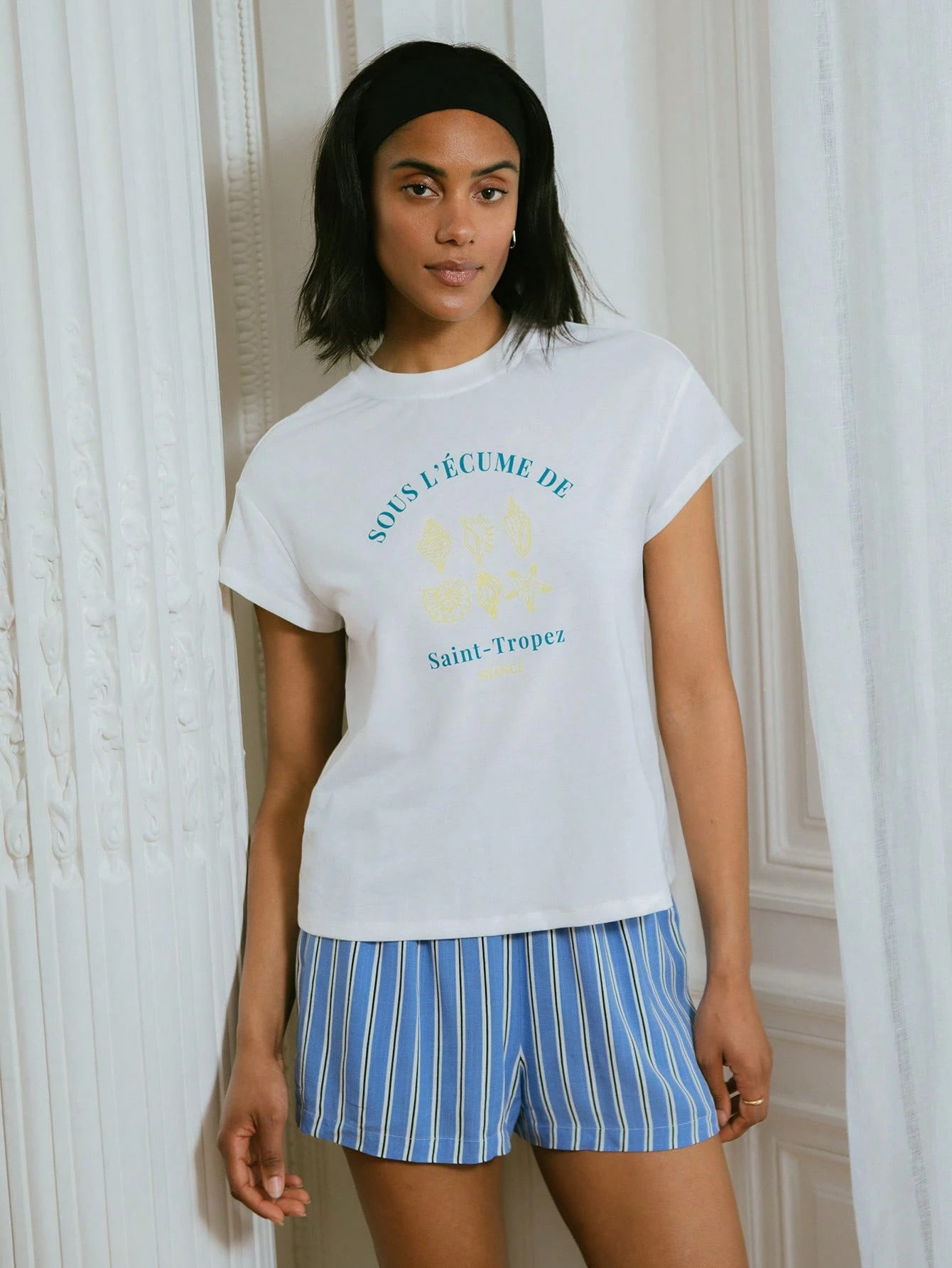 Damen Relaxed Weiß T-Shirt mit Saint-Tropez Französischem Slogan und nautischen Grafiken, Grafik T-Shirts für Damen Herbst Winter