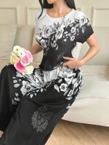Modelyn 2-teiliges Set mit geprägtem Muster, Designt-Shirt + weite Schlabberhose - Verschiedenfarbig - Übersicht 2