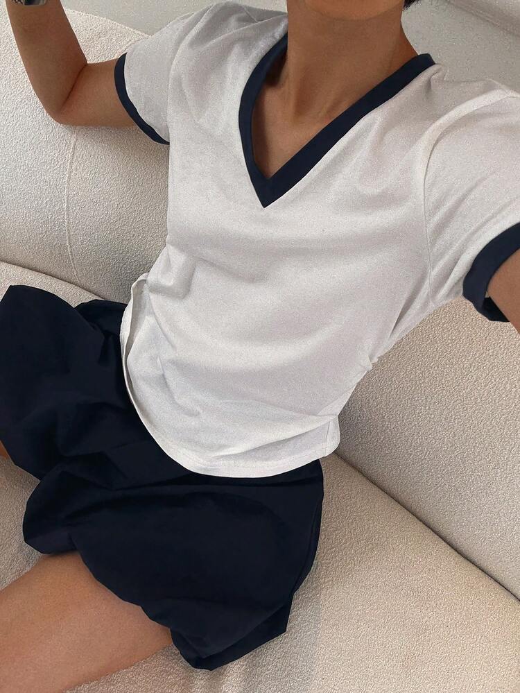 2pcs/Set Women Contrast Color V-Neck Crop Top And Cloud Shape Shorts Pajama Set