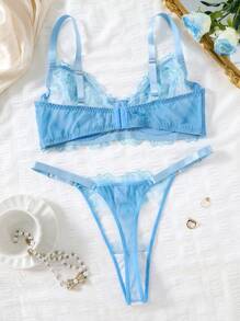 SHEIN 2pcs Plus Size Women's Romantic Embroidery Lingerie Set, Blue