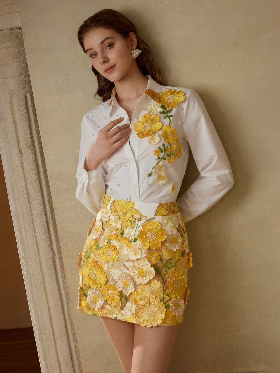 EMBROIDERY & FAUX PEARL DECOR MINI SKIRT