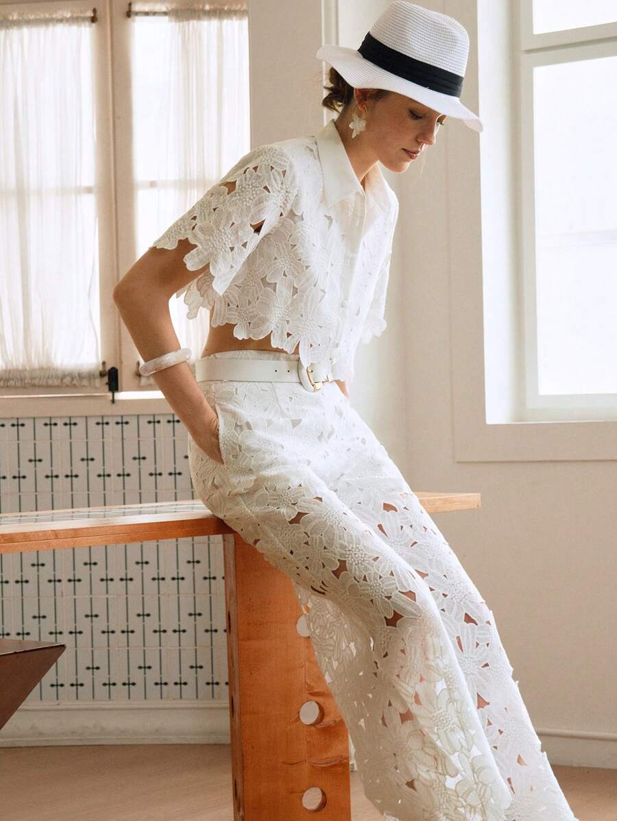 Arave 女士蕾丝两件套编织激光镂空刺绣短袖短款上衣阔腿裤，女士休闲度假装，/，女士服装，巡航女士服装，欧洲，女士度假装，2 件套，白色套装，女士生日装，蕾丝两件套，白色蕾丝两件套，两件套，两件套秋季女装秋季服装女士秋季秋装 - 白色 - 查看 1