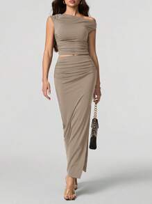 SHEIN Tall 2 件套：女式不对称领口短袖 T 恤 + 迷你裙