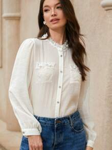 Zanirela Blusa blanca elegante de otoño estilo fusión francés-chino para trabajo,Camisa de manga larga con textura plisada de lujo,Cuello con cuentas hechas a mano,Tela con forro de encaje para mujer - Beis - Ver 3