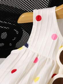 Souflis Souflis 女童白色纯色提花纹理圆领无袖褶皱露脐上衣，搭配粉色弹力腰短裤，舒适简约的法式乡村优雅度假休闲装，适合春夏假期穿着。