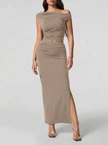 SHEIN Tall 2 件套：女式不对称领口短袖 T 恤 + 迷你裙