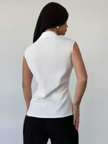 Firerie Blusa blanca de mujer, elegante y versátil, ideal para uso diario, de oficina o de vacaciones, sin mangas, con cuello asimétrico, cintura y bajo asimétrico - Blanco - Ver 4