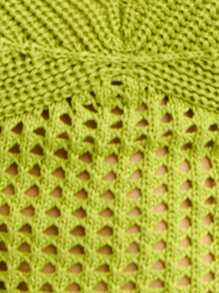 Nöista Top lavorato a maglia e uncinetto abbinato a pantaloni dello stesso colore