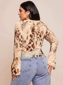 SHEIN BAE Áo thun tay dài buộc phía trước họa tiết da báo cỡ lớn cho nữ, mùa xuân/hè, áo thun thường ngày dài buộc phía trước in họa tiết cho nữ, kỳ nghỉ, đường cong ngày 4 tháng 7, bãi biển, sân bay, phụ nữ đi nghỉ, phụ nữ ngày 4 tháng 7, ngày 4 tháng 7, đường cong ngày 4 tháng 7, kỳ nghỉ, kỳ nghỉ, câu lạc bộ phụ nữ gợi cảm, sinh nhật, sân bay, tốt nghiệp, áo thun đi chơi cho nữ - Màu be - Xem 3