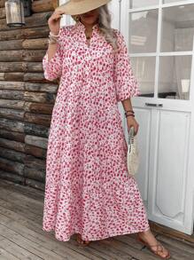 SHEIN LUNE Abito casual a 4 balze con stampa floreale sparsa di colore rosa, per taglie comode