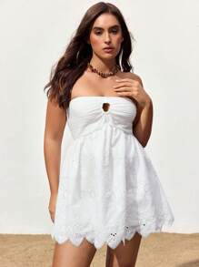 Maija Plus Size White Solid Color Women Strapless Hollow Out Embroidery Sleeveless Casual Dress, Suitable For Holiday, Beach Bohemian Beach Holiday Style Casual Ruffles Loose Large A-Hem Hem Sling Women's Outing Dress Summer Dresses Vacation Outfits Wedding Guest Dress Beach Outfits For Western Wear Women Business Casual Woman Graduation Outfit European Summer Hawaii Outfits Women Work/Office - White - View 3