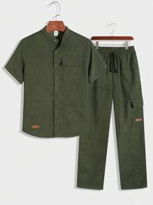 Conjunto de camisa y pantalones minimalista y versátil para niños preadolescentes, de tela suave, adecuado para el uso diario, la escuela, los viajes y los deportes al aire libre en primavera/verano, con un diseño cómodo y de estilo universitario casual