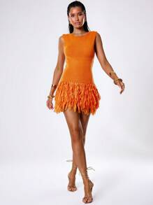 SHEIN x Eduarda Gutierrez MUSERA 流苏下摆钩针编织迷你毛衣连衣裙，适合度假、夏季、节日、海滩、春季等场合，可爱波西米亚风，牛仔风，适合节日、音乐会、伊比沙岛、西部锐舞派对、西部之夜、秋季、冬季约会之夜等场合，时尚百搭。