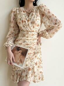 Modelyn Vestido mini de mujer con estampado floral, cuello cruzado, mangas farol, fruncido y bajo de cola de pez, estilo vacacional, para primavera/verano - Albaricoque - Ver 6