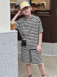 DAZY 青少年男孩连帽条纹休闲短袖 T 恤和短裤两件套服装，返校服装 - 黑與白 - 查看 4