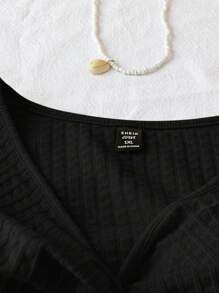 SHEIN Essnce 大码女装春夏时尚休闲性感舒适日常纹理面料 V 领修身扭纹无袖上衣，外出上衣，波西米亚风，伊比沙岛风，海滩度假风，欧洲夏季，夏威夷狂欢上衣 - 黑色 - 查看 4