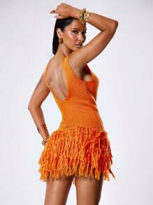 SHEIN x Eduarda Gutierrez MUSERA 流苏下摆钩针编织迷你毛衣连衣裙，适合度假、夏季、节日、海滩、春季等场合，可爱波西米亚风，牛仔风，适合节日、音乐会、伊比沙岛、西部锐舞派对、西部之夜、秋季、冬季约会之夜等场合，时尚百搭。