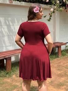 SHEIN EZwear Plus Size Women's Valentine's Day Red V-Neck Twist Front Midi Dress - Burgundy - View 2