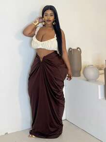 SHEIN PETITE Plus Size Women Solid Color V-Waistband Pleated Skirt