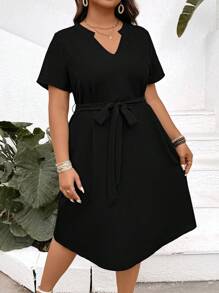 SHEIN LUNE 女式大码纯色 V 领短袖休闲连衣裙 女式春季服装 女式夏季服装 夏装 复活节服装 女式西装 女式夏季服装 毕业礼服 夏装、连衣裙 休闲大码黑色连衣裙 大码配腰带连衣裙 大码 A 字形连衣裙 女式大码连衣裙、商务休闲女装 - 黑色 - 查看 5
