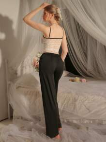 DelicateAllure 女士蕾丝爱心荷叶边吊带长裤睡衣套装 ChicAutumn Babydoll 舒适优雅细节 - 黑與白 - 查看 2