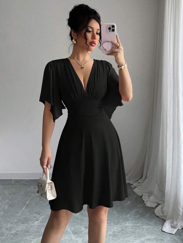 Elenzga Neues elegantes schwarzes Minikleid für Damen mit V-Ausschnitt, gerüschtem Büstenausschnitt, Rüschenärmeln und taillierter Taille