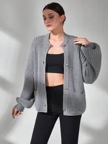 CLARA VERO 女式纯色正面银色纽扣口袋细节落肩厚实开衫 - 灰色 - 查看 4