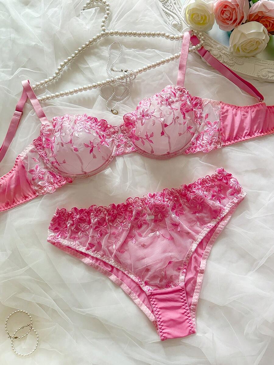 SHEIN 2件套大码女士浪漫刺绣性感文胸和内裤内衣套装