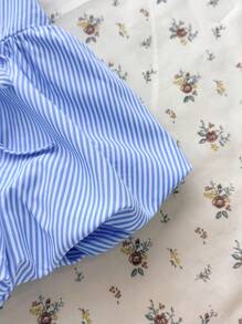 SHEIN Conjunto de ropa de 2 piezas para adolescentes de primavera y verano con estilo "Clean Girl" que incluye top de tirantes de punto blanco + falda corta acampanada a rayas - Azul y blanco - Ver 7