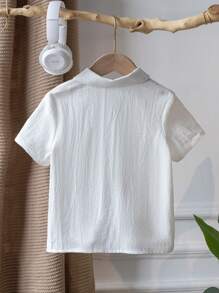 SHEIN 小男孩棉麻百搭白色短袖衬衫，百搭日常穿着