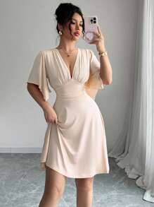 Elenzga 全新 V 领褶饰胸围荷叶边袖收腰迷你连衣裙，优雅修身廓形，适合女性外出穿着