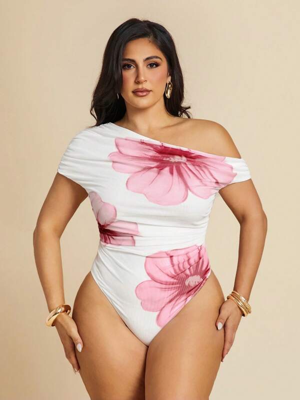SHEIN BAE Body asimetric cu imprimeu floral roz și bază albă, mărime plus, pentru primăvară/vară