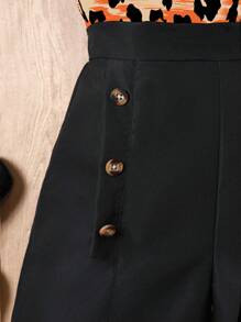 SHEIN Conjunto de top halter con hombros descubiertos y estampado de leopardo, talla grande pantalón corto con decoración de botones, para niños en verano - Naranja - Ver 7