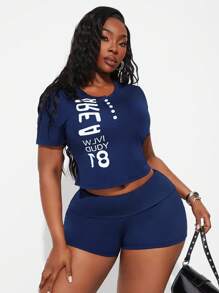 SHEIN SXY 大码女装两件套 - 修身街头风蓝色字母印花T恤和高腰紧身蓝色短裤，适合性感妩媚的职场女性、舞会、情人节、邮轮旅行、通勤、商务、复古、派对、度假、外出、老钱风、层次感丰富的穿搭、约会之夜、聚会、极简主义、生日、正式场合、辣妹风、伊比沙岛风、纳什维尔风、休闲、低调、时尚、休闲、购物、街头风、外出等各种场合，凸显身材，修饰身形。 - 藏蓝色 - 查看 6