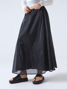 LYSMO 2025 春夏新品女款黑色缎面外层搭配欧根纱透视七分短裤，简约休闲，适合基本款办公室穿着，百搭下装 - 黑色 - 查看 3